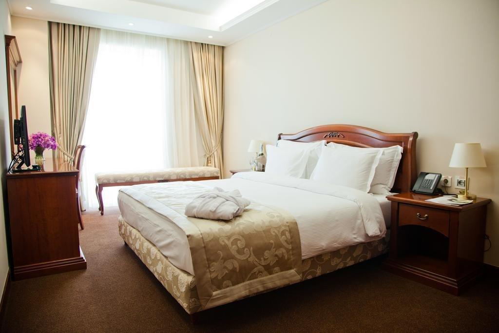 Caspian Riviera Grand Palace Hotel Aqtau Exterior foto