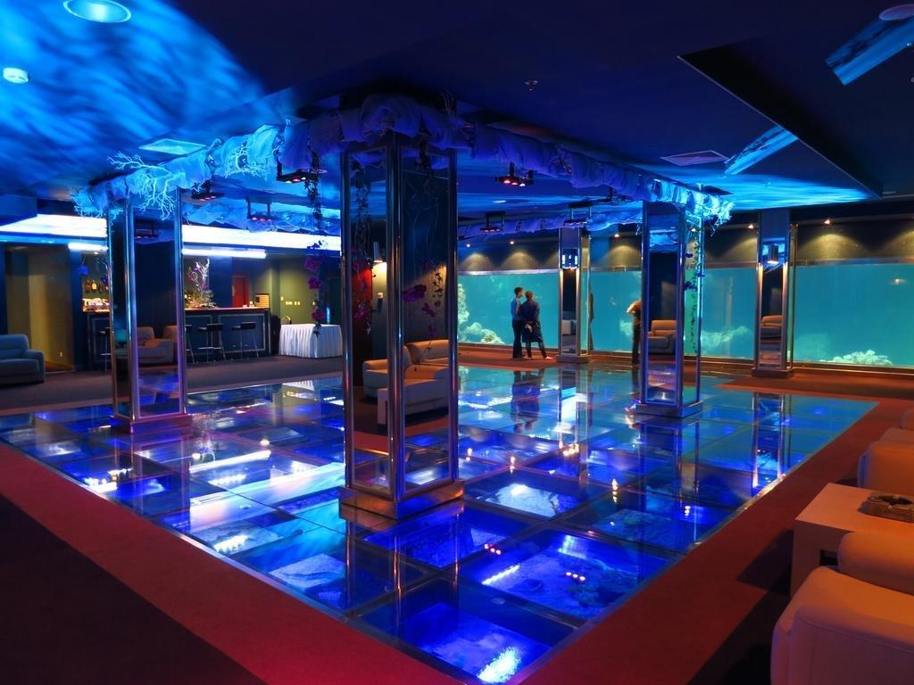 Caspian Riviera Grand Palace Hotel Aqtau Exterior foto The Blue Water Club