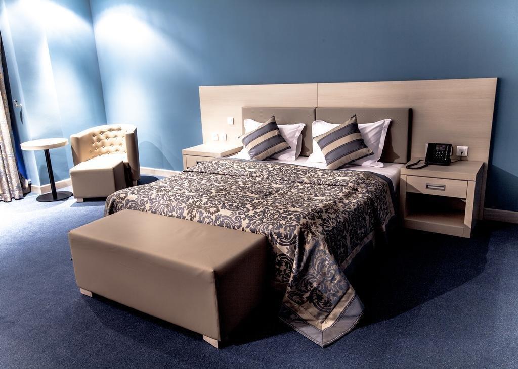 Caspian Riviera Grand Palace Hotel Aqtau Exterior foto A bedroom
